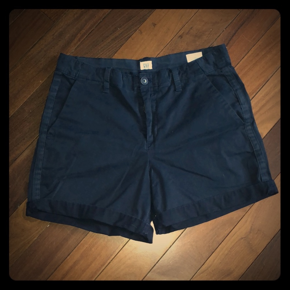 GAP Girlfriend Chino Short, size 6